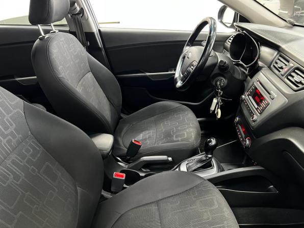Kia Rio III Рестайлинг с пробегом 2015 года, цена 800 000 рублей, 239000 км, седан, Автокод Объявления