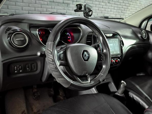 Renault Kaptur I с пробегом 2017 года, цена 1 300 000 рублей, 159530 км, внедорожник, Автокод Объявления