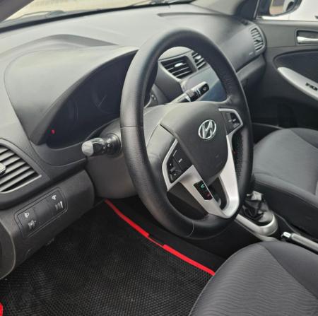 Hyundai Solaris I с пробегом 2013 года, цена 655 000 рублей, 183664 км, седан, Автокод Объявления