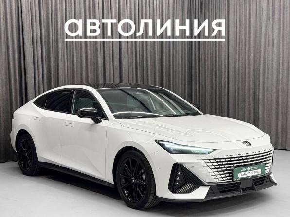 Changan UNI-V I с пробегом 2023 года, цена 2 390 000 рублей, 22700 км, лифтбек, Автокод Объявления