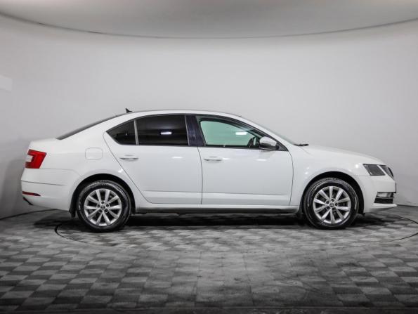 Skoda Octavia III (A7) Рестайлинг с пробегом 2018 года, цена 1 569 000 рублей, 176308 км, лифтбек, Автокод Объявления