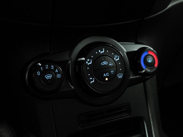 Ford Fiesta Mk6 Рестайлинг с пробегом 2015 года, цена 1 059 700 рублей, 52014 км, хэтчбек, Автокод Объявления