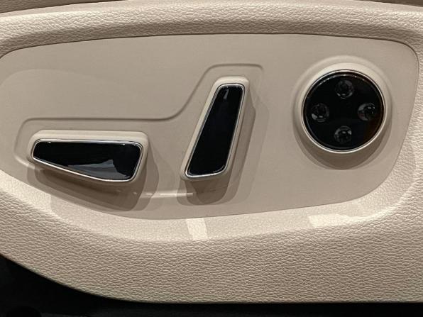Hyundai Genesis II с пробегом 2014 года, цена 1 950 000 рублей, 172461 км, седан, Автокод Объявления