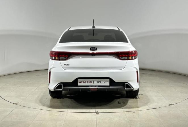 Kia Rio IV Рестайлинг с пробегом 2021 года, цена 1 735 000 рублей, 80170 км, седан, Автокод Объявления