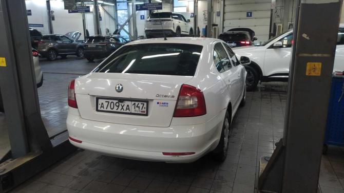 Skoda Octavia II (A5) Рестайлинг с пробегом 2011 года, цена 530 000 рублей, 217361 км, универсал, Автокод Объявления