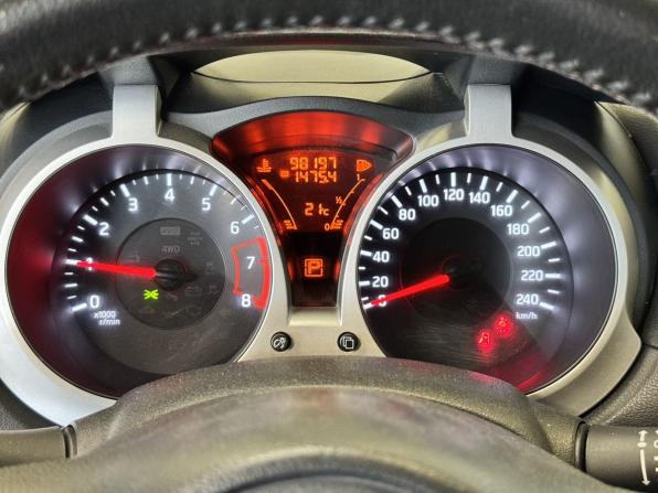 Nissan Juke I с пробегом 2012 года, цена 750 000 рублей, 98143 км, внедорожник, Автокод Объявления
