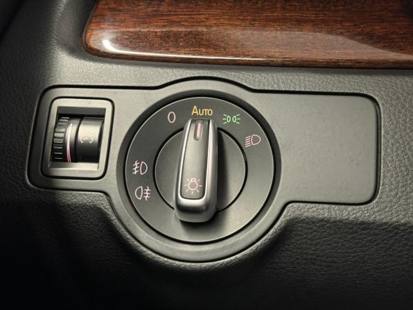 Volkswagen Passat B7 с пробегом 2011 года, цена 790 000 рублей, 178592 км, седан, Автокод Объявления