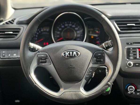 Kia Rio III Рестайлинг с пробегом 2017 года, цена 980 000 рублей, 132990 км, седан, Автокод Объявления