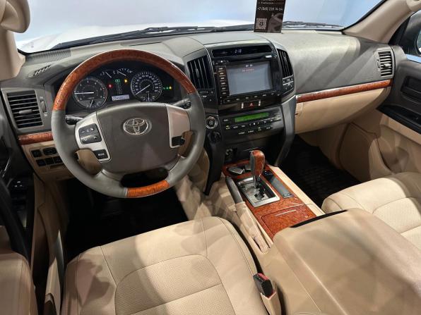 Toyota Land Cruiser 200 Series Рестайлинг 1 с пробегом 2013 года, цена 3 180 000 рублей, 224493 км, внедорожник, Автокод Объявления