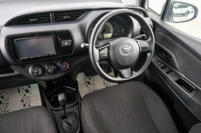 Toyota Vitz III (XP130) Рестайлинг 2 с пробегом 2017 года, цена 899 000 рублей, 85000 км, хэтчбек, Автокод Объявления