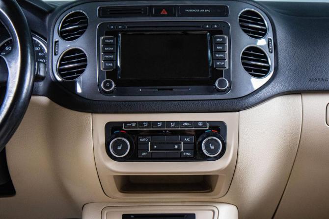 Volkswagen Tiguan I Рестайлинг с пробегом 2015 года, цена 1 299 000 рублей, 116454 км, внедорожник, Автокод Объявления