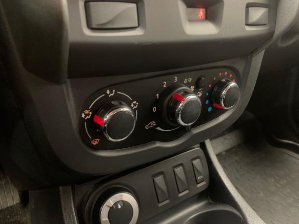 Renault Duster I Рестайлинг с пробегом 2018 года, цена 1 099 000 рублей, 138000 км, внедорожник, Автокод Объявления
