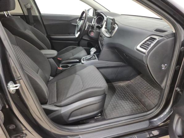 Kia Ceed III Рестайлинг с пробегом 2022 года, цена 2 300 000 рублей, 15976 км, хэтчбек, Автокод Объявления