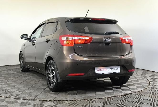 Kia Rio III Рестайлинг с пробегом 2015 года, цена 870 000 рублей, 106881 км, хэтчбек, Автокод Объявления