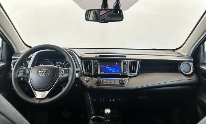 Toyota RAV4 IV (XA40) Рестайлинг с пробегом 2017 года, цена 1 975 000 рублей, 198908 км, внедорожник, Автокод Объявления