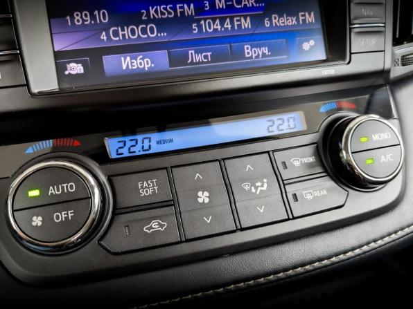 Toyota RAV4 IV (XA40) Рестайлинг с пробегом 2018 года, цена 2 160 000 рублей, 193978 км, внедорожник, Автокод Объявления