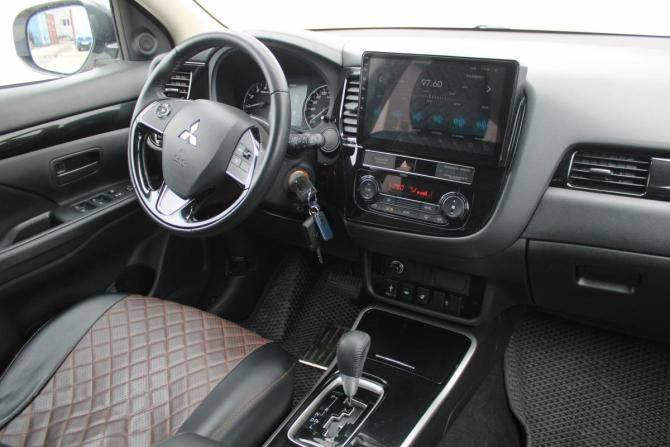 Mitsubishi Outlander III Рестайлинг 3 с пробегом 2019 года, цена 2 250 000 рублей, 98000 км, внедорожник, Автокод Объявления