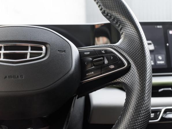 Geely Coolray I Рестайлинг с пробегом 2023 года, цена 2 090 000 рублей, 24756 км, внедорожник, Автокод Объявления