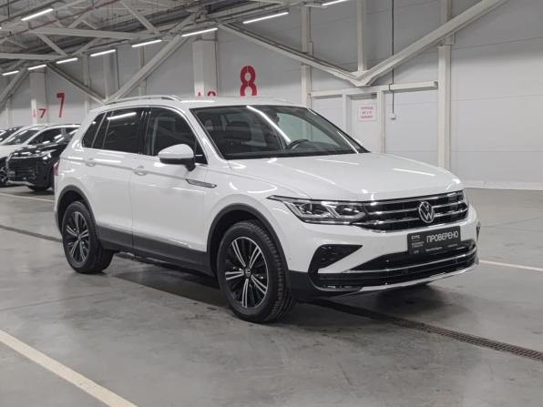 Volkswagen Tiguan II Рестайлинг с пробегом 2021 года, цена 4 079 000 рублей, 33699 км, внедорожник, Автокод Объявления