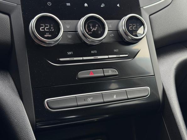 Renault Megane IV Рестайлинг с пробегом 2021 года, цена 1 657 000 рублей, 142207 км, универсал, Автокод Объявления