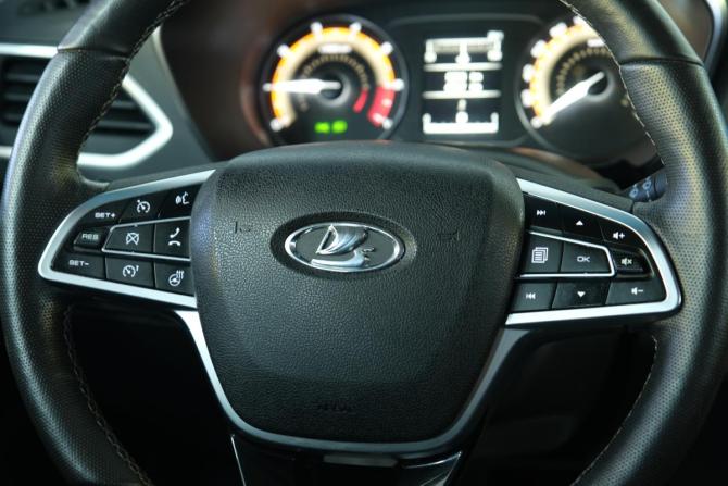 Lada (ВАЗ) Vesta I Рестайлинг (NG) с пробегом 2024 года, цена 1 359 000 рублей, 50300 км, седан, Автокод Объявления