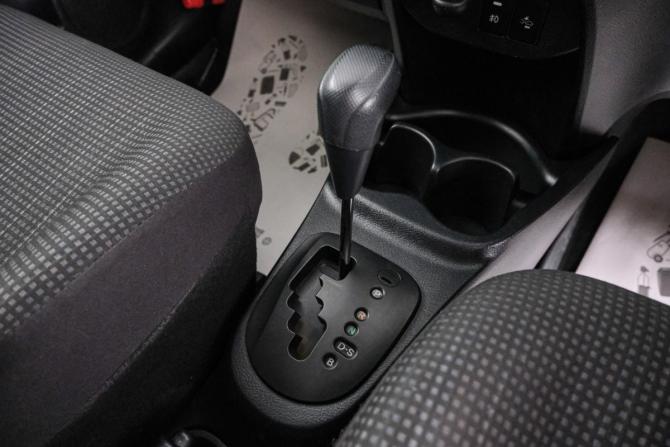 Toyota Vitz III (XP130) Рестайлинг 2 с пробегом 2017 года, цена 819 000 рублей, 95000 км, хэтчбек, Автокод Объявления