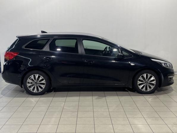 Kia Ceed II Рестайлинг с пробегом 2018 года, цена 1 220 000 рублей, 161012 км, универсал, Автокод Объявления