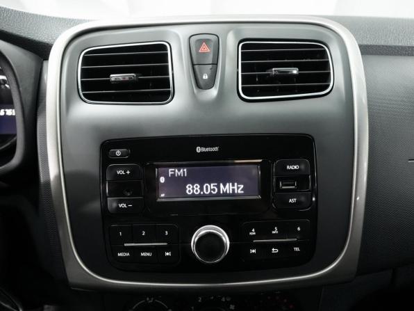 Renault Sandero II Рестайлинг с пробегом 2019 года, цена 1 150 000 рублей, 67000 км, хэтчбек, Автокод Объявления