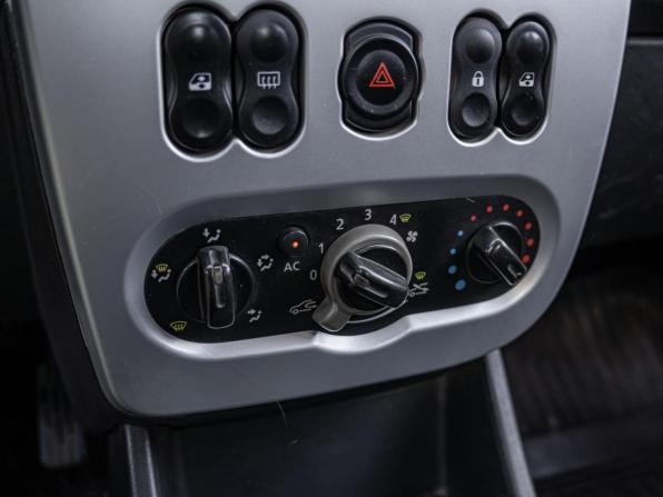 Renault Logan I Рестайлинг с пробегом 2011 года, цена 419 000 рублей, 287095 км, седан, Автокод Объявления