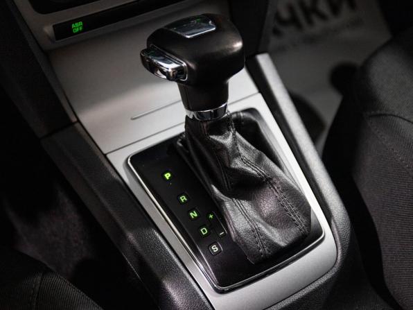 Skoda Octavia II (A5) Рестайлинг с пробегом 2012 года, цена 988 500 рублей, 108825 км, лифтбек, Автокод Объявления