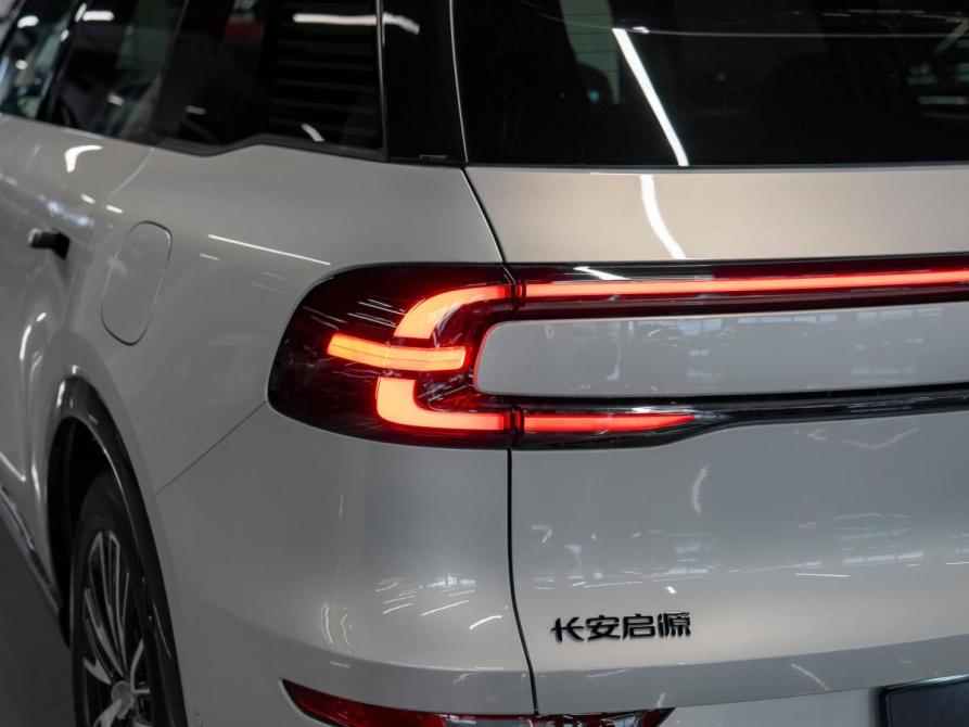 Changan Qiyuan Q07 Москва  - изображение 11