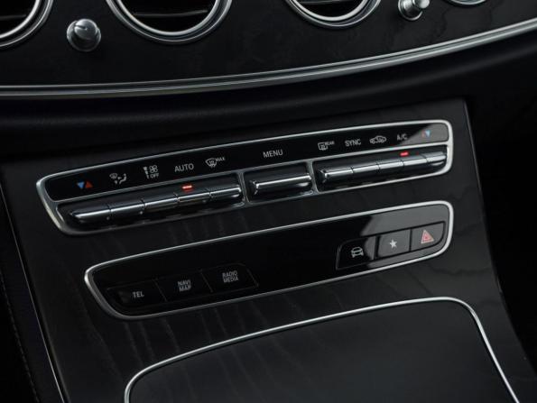Mercedes-Benz E-Класс V (W213 S213 C238) Рестайлинг с пробегом 2021 года, цена 4 449 000 рублей, 87878 км, седан, Автокод Объявления