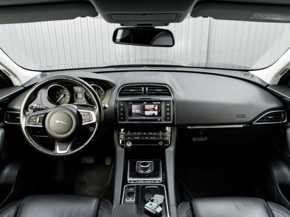 Jaguar F-Pace I с пробегом 2017 года, цена 2 950 000 рублей, 142797 км, внедорожник, Автокод Объявления