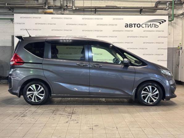 Honda Freed II с пробегом 2018 года, цена 1 599 000 рублей, 63000 км, компактвэн, Автокод Объявления