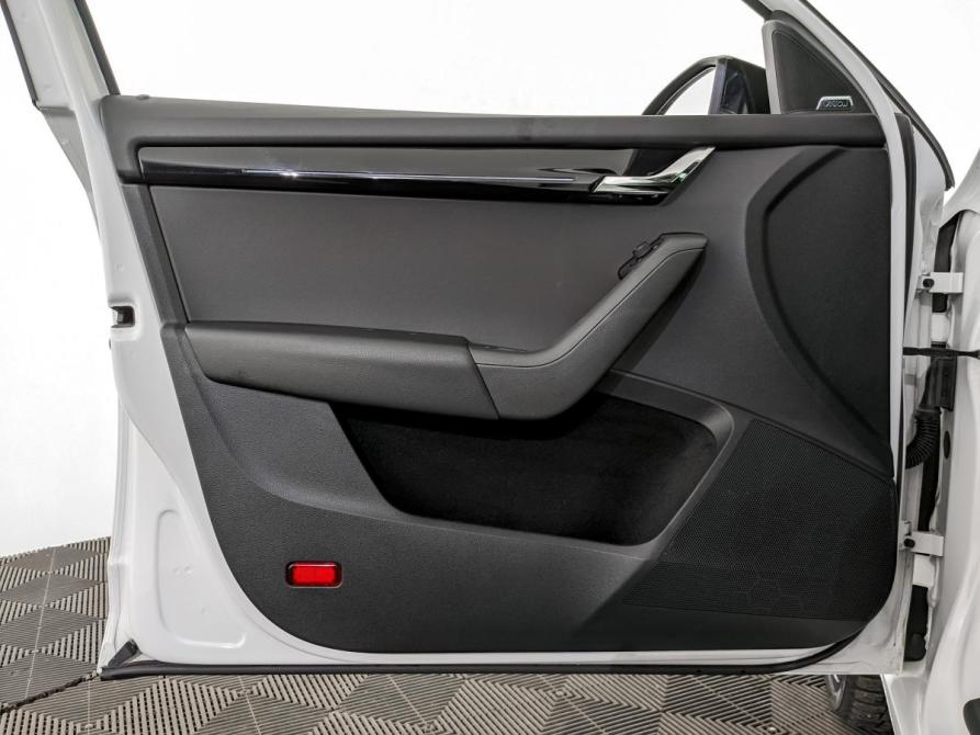 Skoda Octavia III (A7) Рестайлинг Санкт-Петербург  - изображение 19