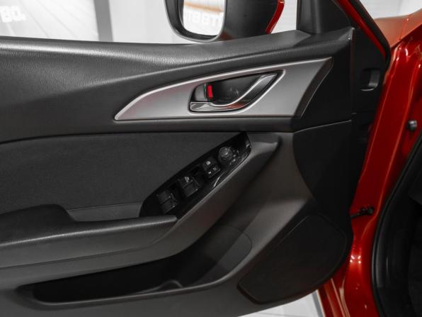 Mazda 3 III (BM) Рестайлинг с пробегом 2018 года, цена 1 750 000 рублей, 141330 км, седан, Автокод Объявления