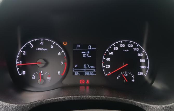 Hyundai Solaris II с пробегом 2019 года, цена 1 330 000 рублей, 139690 км, седан, Автокод Объявления