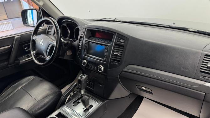 Mitsubishi Pajero IV Рестайлинг 1 с пробегом 2011 года, цена 2 040 000 рублей, 219190 км, внедорожник, Автокод Объявления