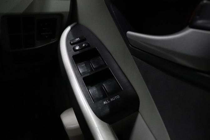 Toyota Prius III (XW30) с пробегом 2011 года, цена 900 000 рублей, 257814 км, лифтбек, Автокод Объявления