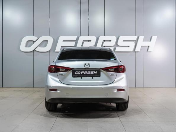 Mazda Axela III Рестайлинг с пробегом 2017 года, цена 1 699 000 рублей, 71640 км, седан, Автокод Объявления