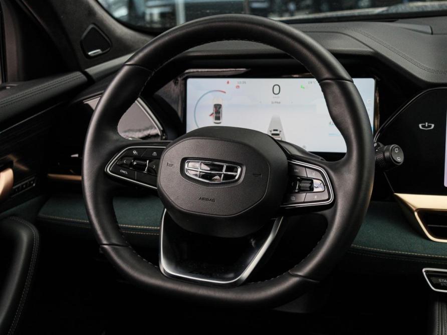 Geely Monjaro I Москва  - изображение 12