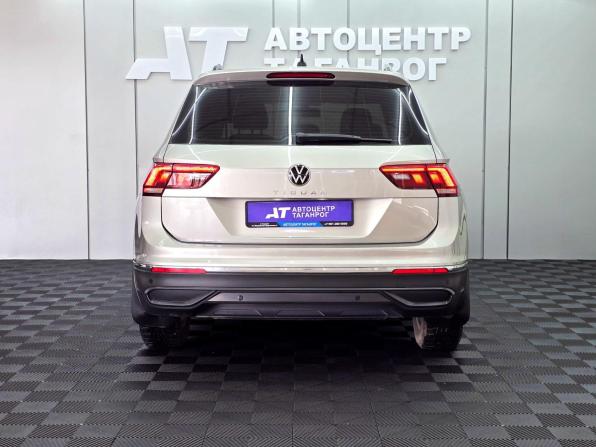 Volkswagen Tiguan II Рестайлинг с пробегом 2021 года, цена 2 799 000 рублей, 107500 км, внедорожник, Автокод Объявления