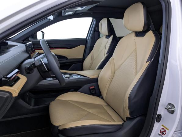 Changan UNI-V I с пробегом 2023 года, цена 2 370 000 рублей, 35494 км, лифтбек, Автокод Объявления