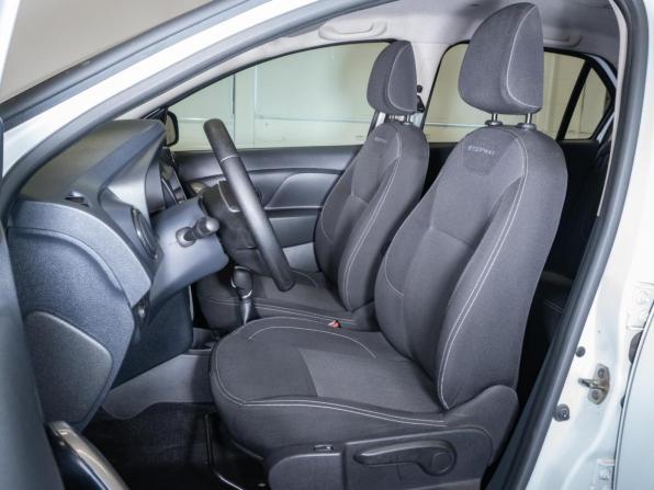 Renault Logan II Рестайлинг с пробегом 2022 года, цена 1 360 000 рублей, 43226 км, седан, Автокод Объявления