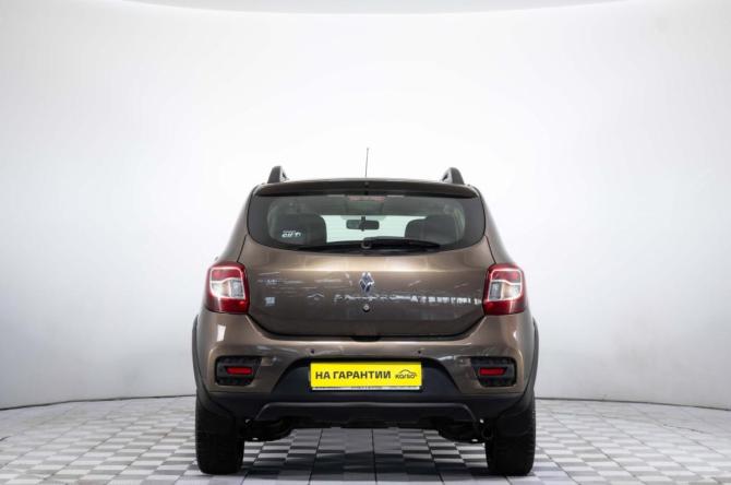 Renault Sandero II Рестайлинг с пробегом 2018 года, цена 969 000 рублей, 187000 км, хэтчбек, Автокод Объявления