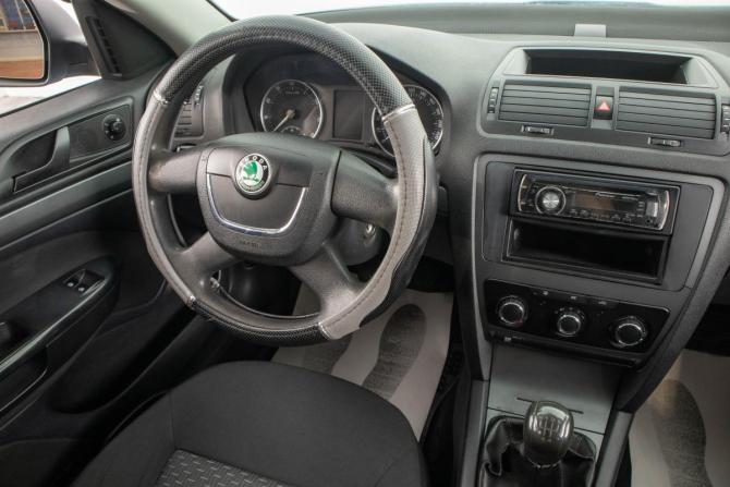 Skoda Octavia II (A5) Рестайлинг с пробегом 2009 года, цена 729 000 рублей, 202000 км, лифтбек, Автокод Объявления
