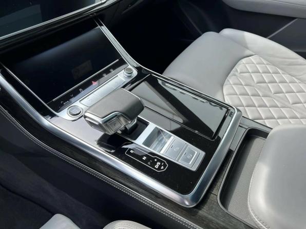 Audi Q8 I (4M) с пробегом 2022 года, цена 8 499 000 рублей, 77800 км, внедорожник, Автокод Объявления