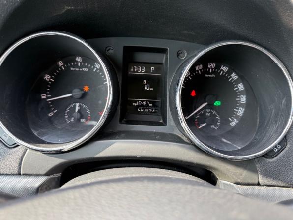 Skoda Yeti I Рестайлинг с пробегом 2014 года, цена 985 000 рублей, 207350 км, внедорожник, Автокод Объявления