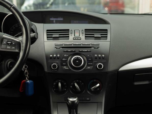 Mazda 3 II (BL) Рестайлинг с пробегом 2013 года, цена 1 020 000 рублей, 121984 км, седан, Автокод Объявления