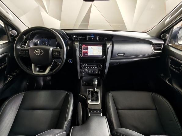 Toyota Fortuner II Рестайлинг с пробегом 2021 года, цена 4 395 000 рублей, 47432 км, внедорожник, Автокод Объявления